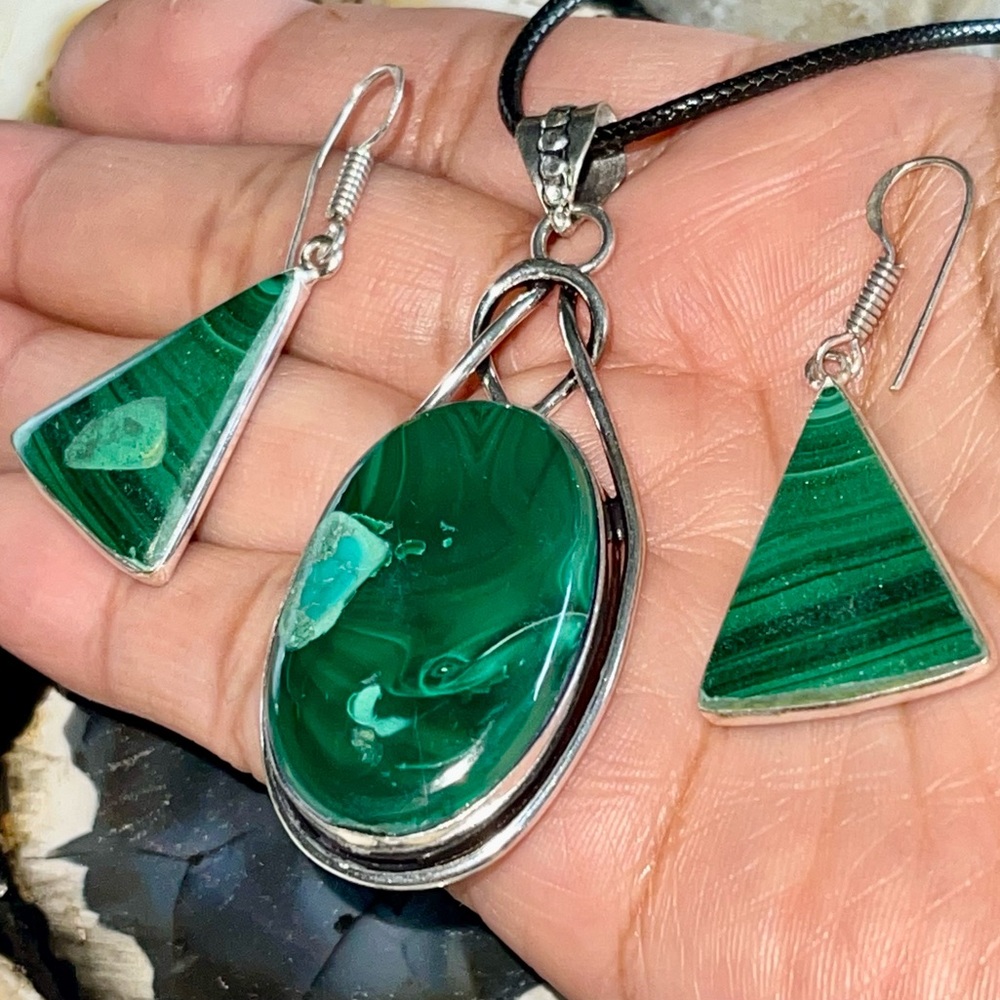 Malachite Crystal Pendant & Earrings Set - Emotional Balance Stone